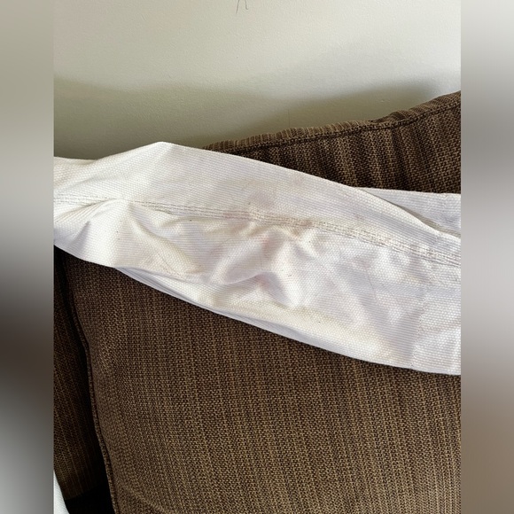 Venum Adult A4 Gi. White but with stains - Picture 10 of 10